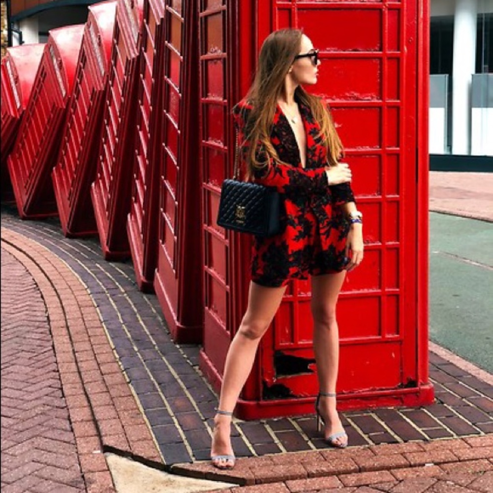Zara blogger fav floral blazer and shorts